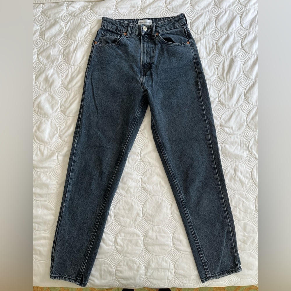 Women’s Zara Deep-Blue Denim Mom Fit Jeans (Size 26)